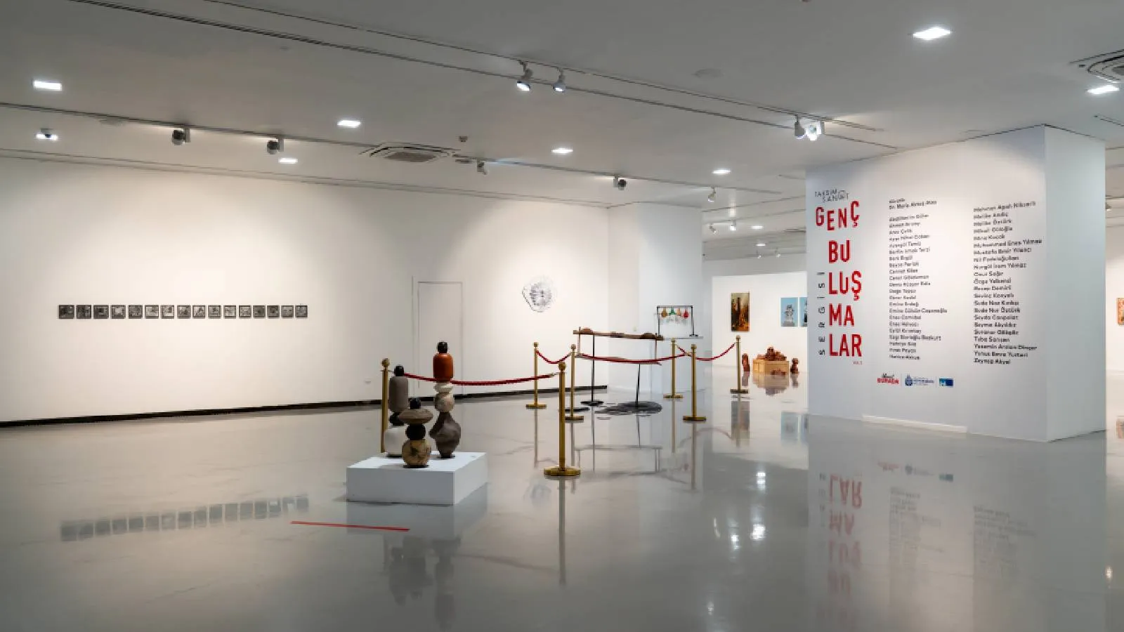 Taksim Sanat’ta “Genç Buluşmalar” sergisi ziyarete açıldı