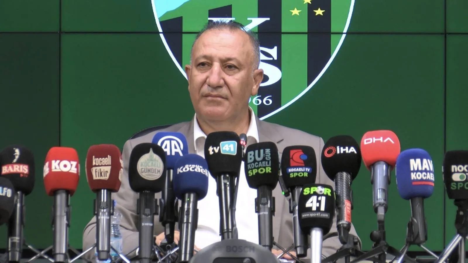 Kocaelispor'da üç ayrılık kapıda