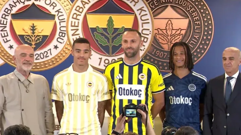 Fenerbahçe'de yeni transferler için imza töreni: Türkiye'nin en değerli oyuncuları Fenerbahçe'de