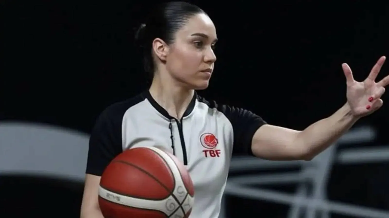 Çisil Güngör, NBA Yaz Ligi'nde görev alan ilk Türk kadın hakem olarak tarihe geçti