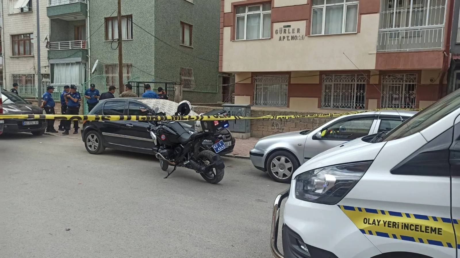 Konya'da vahşet: Tartıştığı üvey annesi ve kız kardeşini boğazlarını keserek öldürdü!