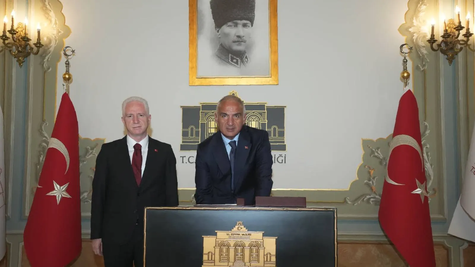Bakan Ersoy, İstanbul Valisi Gül ile görüştü: Kurumlar arası güçlü iş birliğine önem veriyoruz