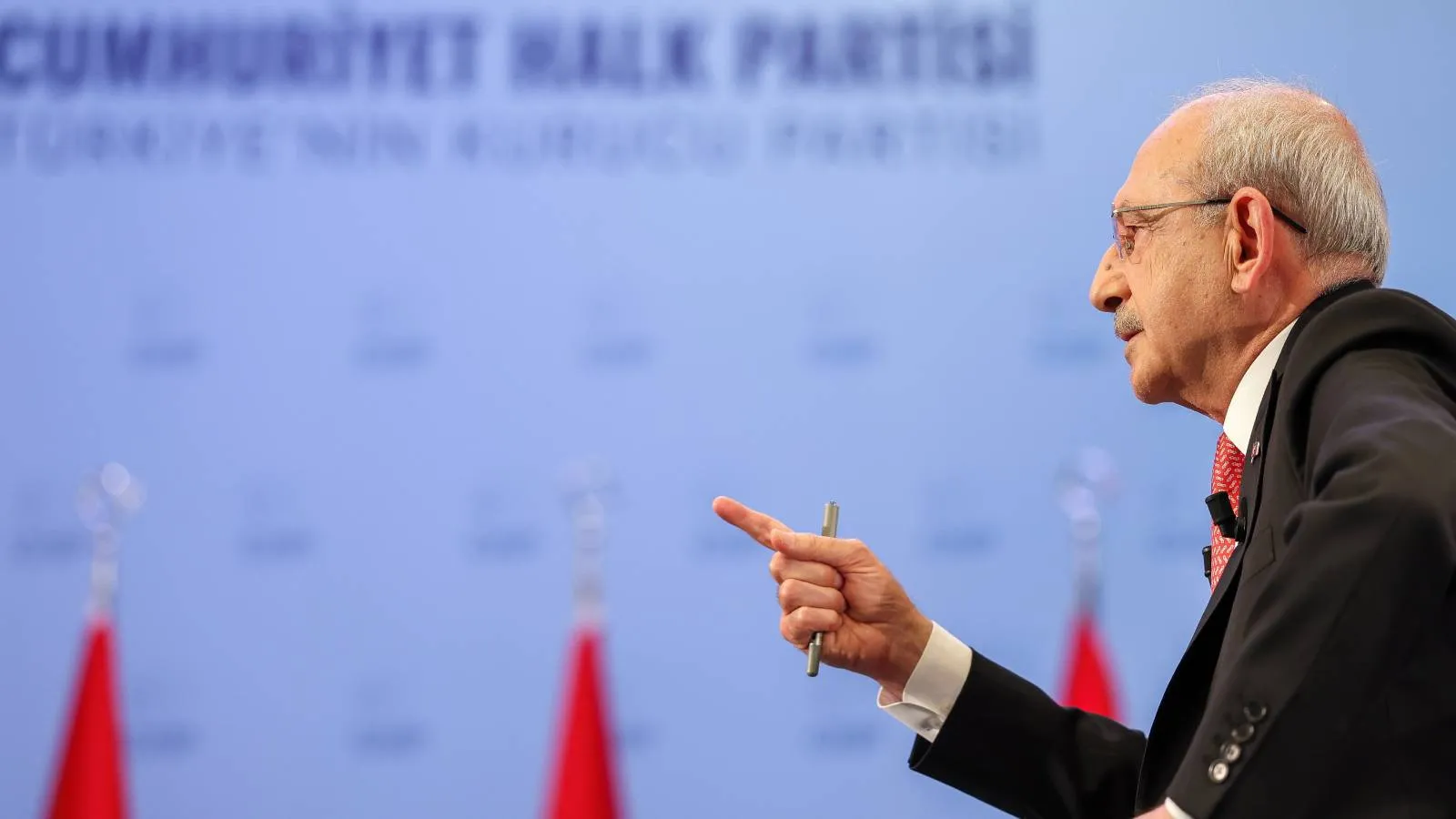 Kılıçdaroğlu: 'FETÖ’, Özgür Özel’e destek veriyor; hiç kimsenin partiden ayrılma lüksü yok, kim partiden ayrılıyorsa Erdoğan'a hizmet eder!