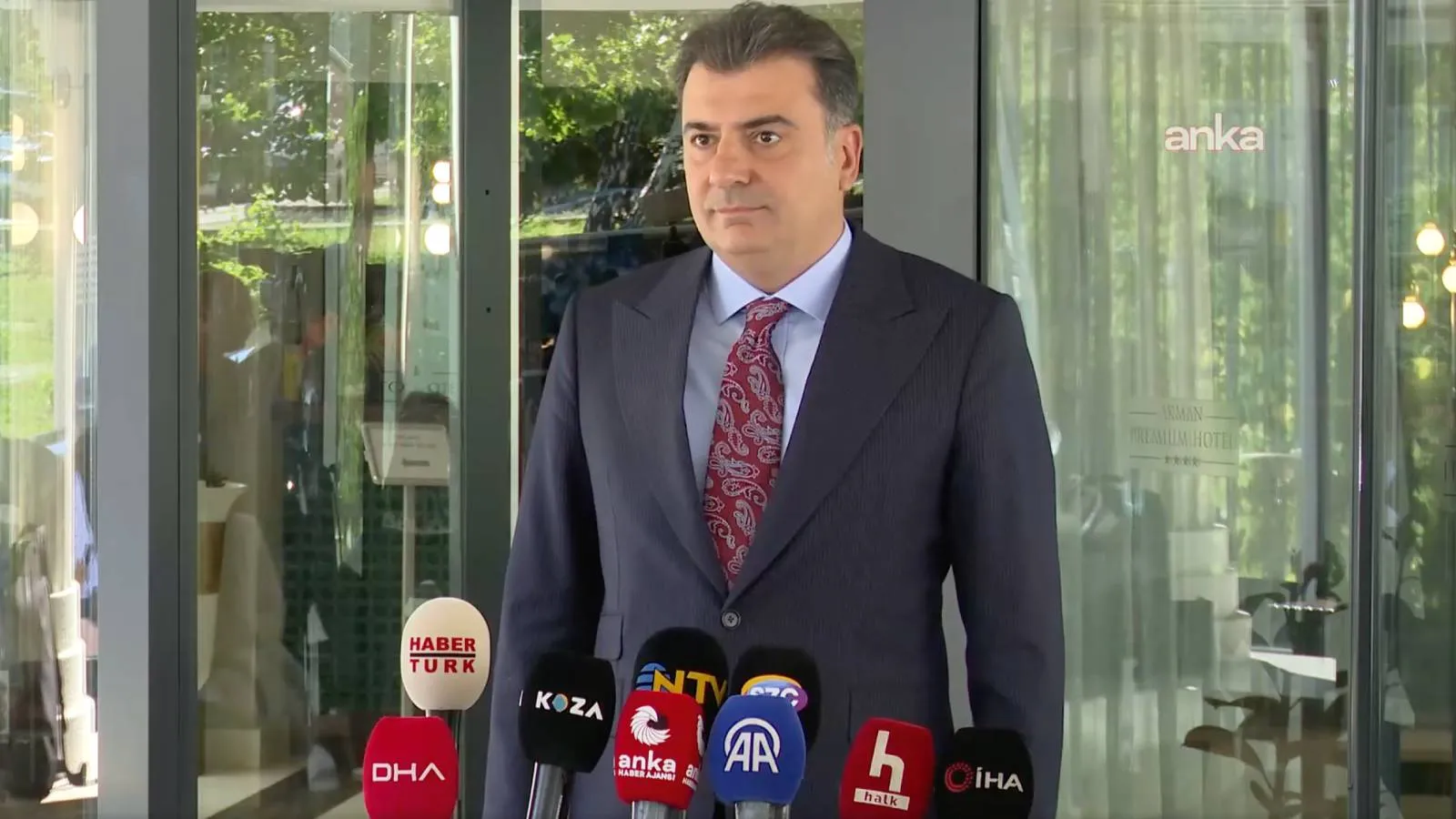 Özgür Özel yönetiminin sözcüsü Zeynel Emre'den 'yeni parti' açıklaması: Önümüzdeki günlerde İçişleri Bakanlığı'na başvuru yapacağız