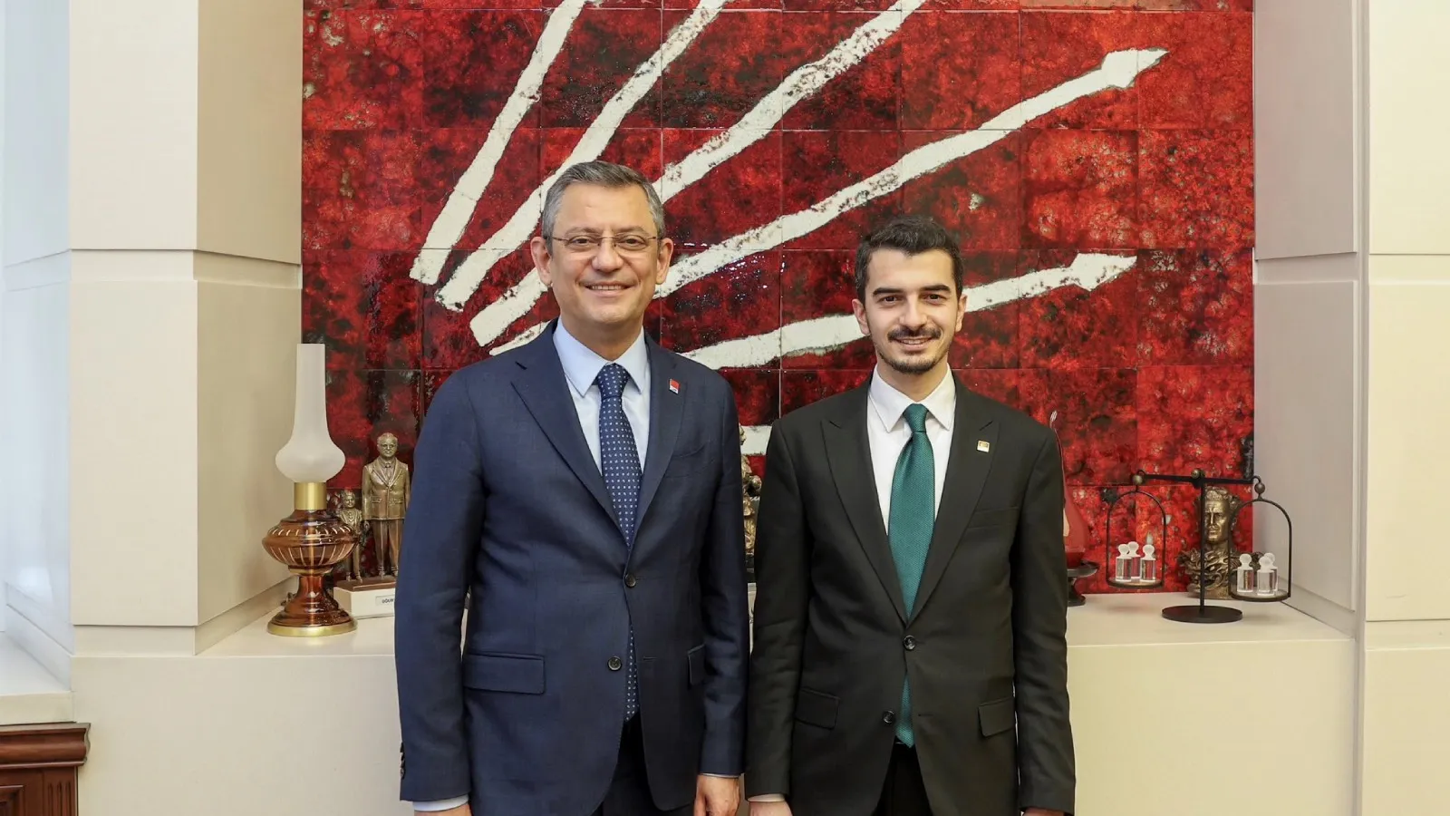 Özel'den Çankaya Belediyesi operasyonuna ilk tepki: AKP yargı kolları, dimdik ayaktayız; bu da size dert olsun!