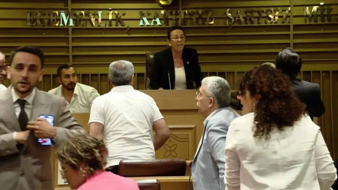 Bahçelievler Belediye Meclisi'nde 15 Temmuz'a "tiyatro" diyen meclis üyeleri hakkında soruşturma