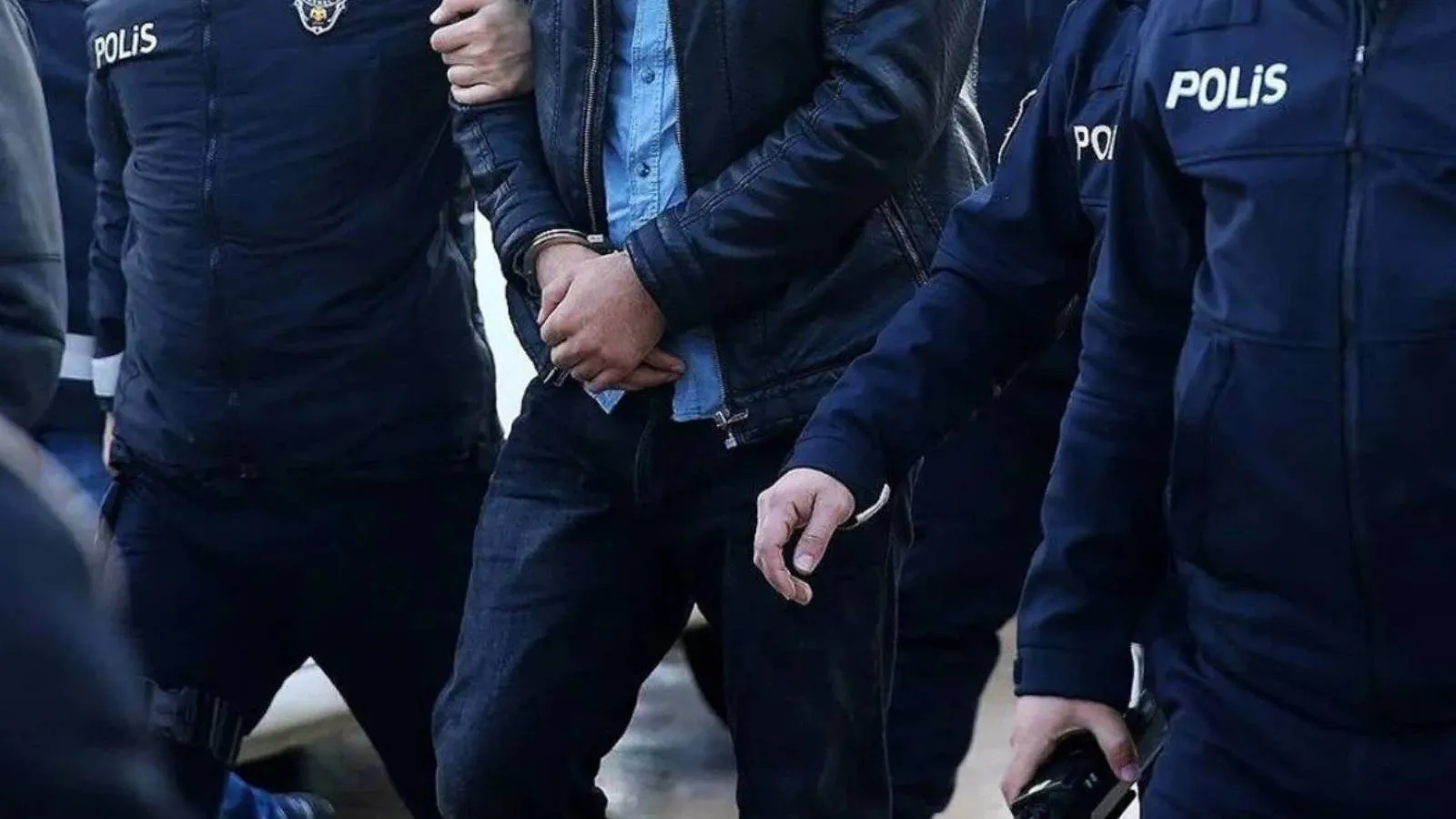 12 ilde suç örgütlerine operasyon: Aralarında polis, avukat ve gümrük muhafaza memurlarının da olduğu 50 kişiye gözaltı!