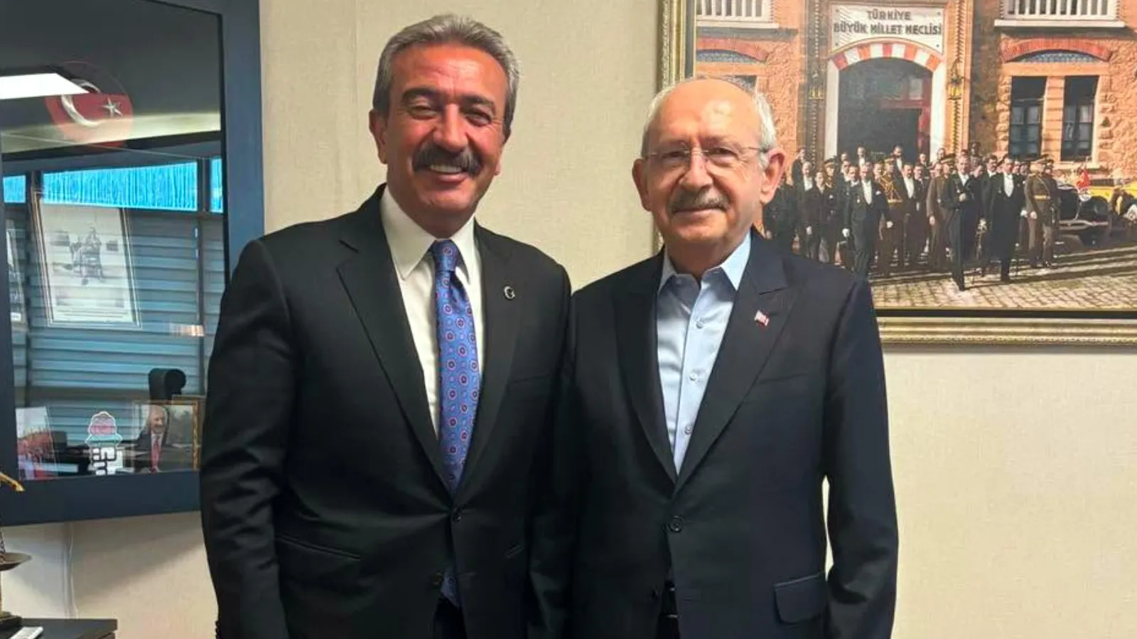 "CHP sandığa gömülecek" demiş, suç örgütü lideriyle ses kaydı çıkmıştı: Kılıçdaroğlu, Soner Çetin'i Genel Sekreter Yardımcısı yaptı