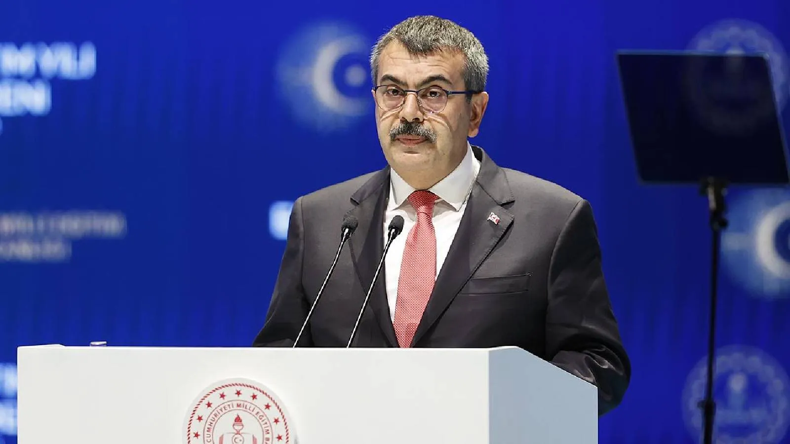 Milli Eğitim Bakanı Tekin’in “Kurtuluş Savaşı” sözlerine muhalefet ve eğitim sendikalarından tepki: Tarihi değiştirmeye çalışmak onun haddi değil!