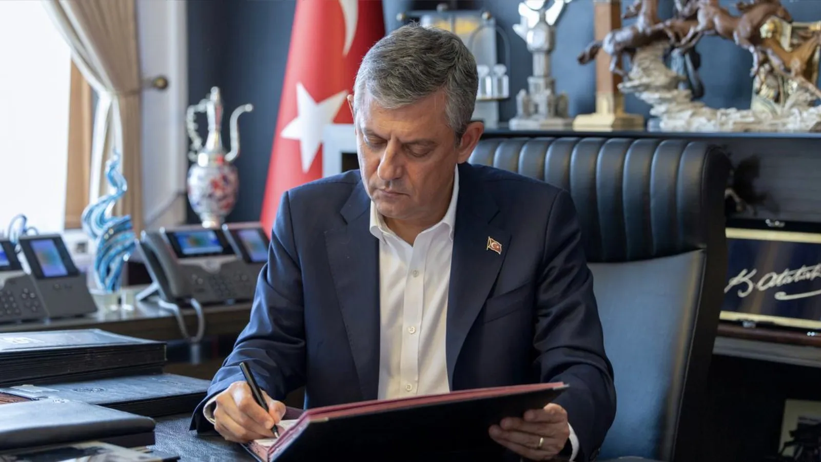 Yeni Parti: Akılcı, dengeli ve ulusal çıkar odaklı bir dış politika
