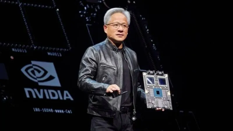 Etiket fiyatı 9 bin dolardı: Nvidia CEO'su Huang'ın kendisiyle özdeşleşen deri ceketi 'hayır' amaçlı rekor fiyata satıldı
