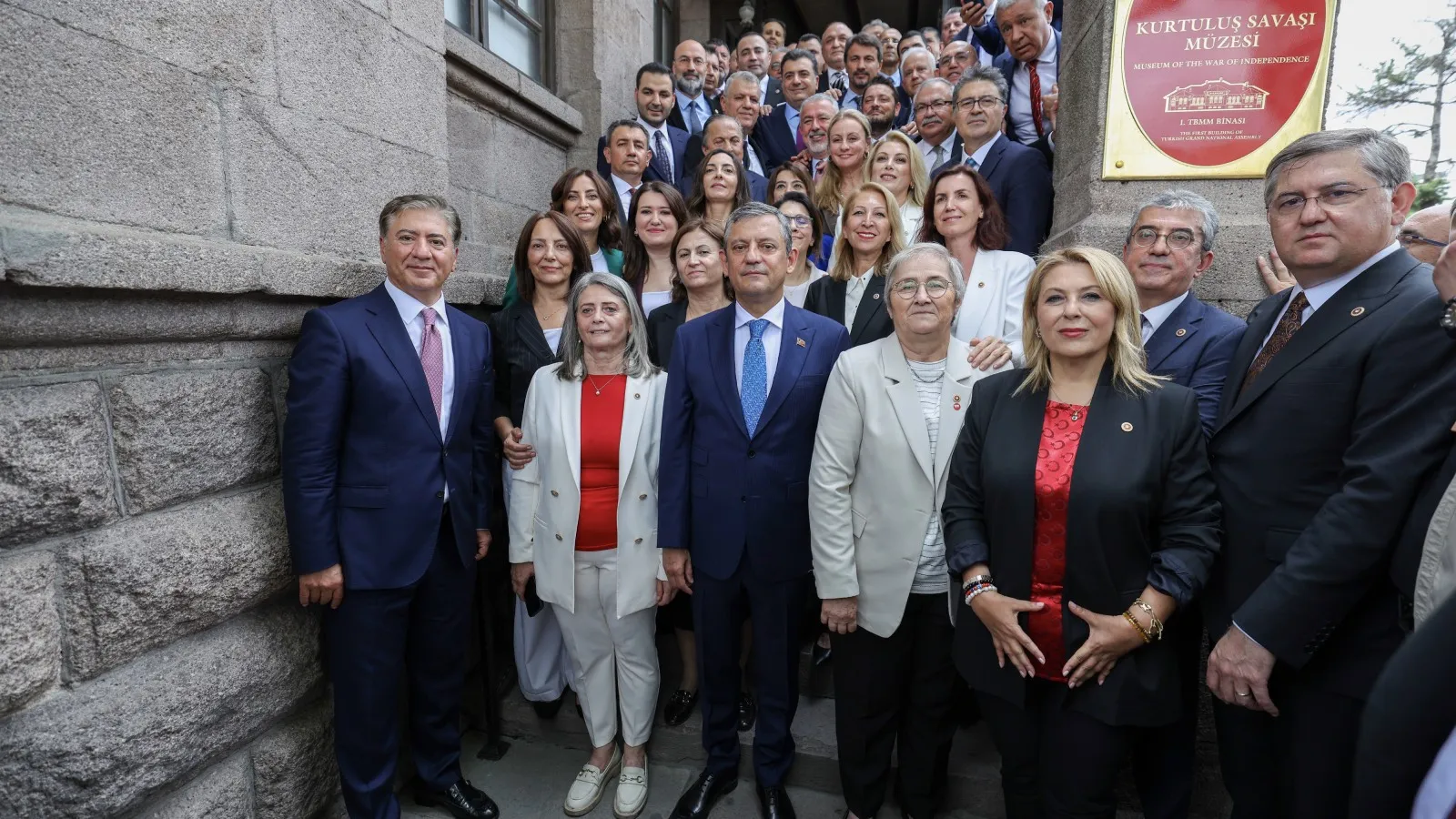 Yeni Parti'nin MYK'sı belli oldu; üye sayısı 18'den dokuza indi, üç isim aynı görevde kaldı