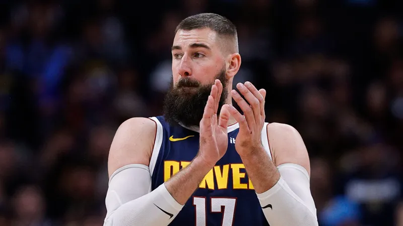 Jonas Valanciunas 14 yıl Avrupa'ya dönüyor