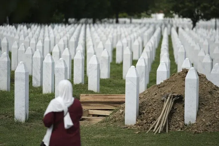 Cumhurbaşkanı Erdoğan, Srebrenitsa Soykırımı'nda hayatını kaybedenleri andı
