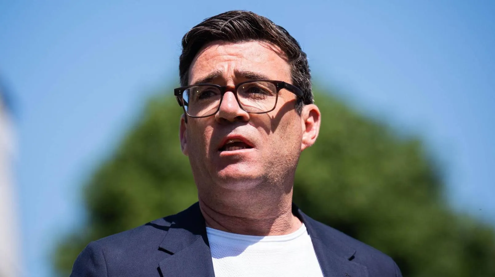 Britanya'da başbakanlık koltuğuna oturmaya hazırlanan Andy Burnham, İşçi Partisi'nin Gazze tutumuyla ilgili özür diledi