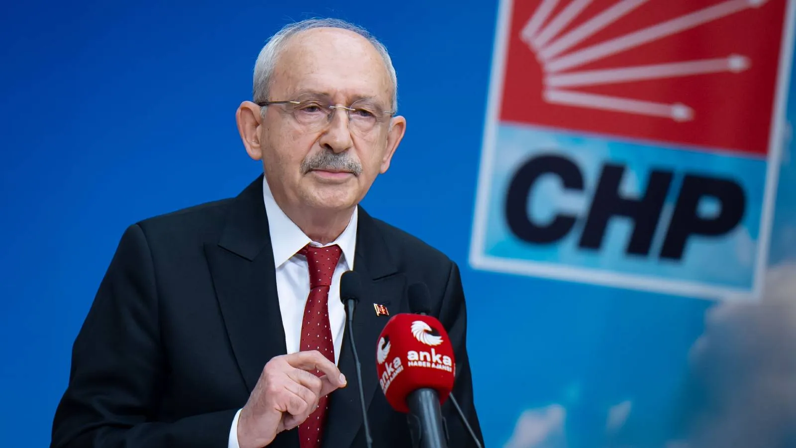 İki hafta sonra kamera karşısına geçen Kılıçdaroğlu, iç politikaya değinmedi: Türkiye, NATO'nun ileri karakolu değildir, stratejik ağırlığıyla masada olmalıdır