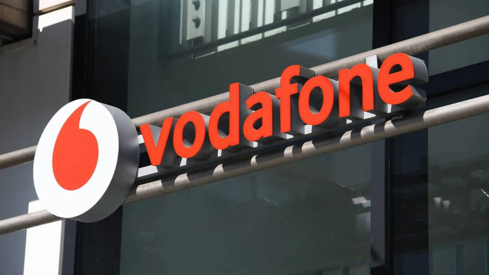 Vodafone'un en büyük hissedarı değişti: 4,4 milyar sterlinlik dev anlaşma!