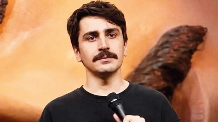 Komedyen Deniz Göktaş'ın ifadesi: 'Diktatör' kelimesi siyasi bir niteleme ve kamuoyuna açık bir şekilde tartışılan konu; dini değerleri aşağılamıyorum, 'favori kitabım' diyorum