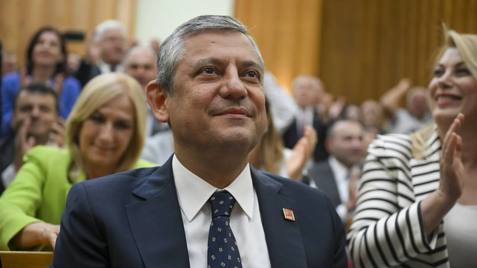 Özel'in vedasının ardından kulisler hareketlendi: "Yeni Parti" adı siyasete geri mi dönüyor, kaç milletvekili katılacak?