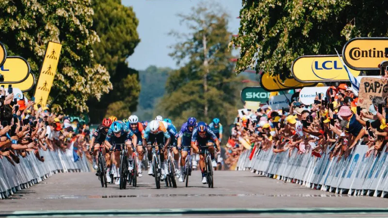 Tour de France tarihinde bir ilk: Aşırı sıcak nedeniyle etap kısaltıldı