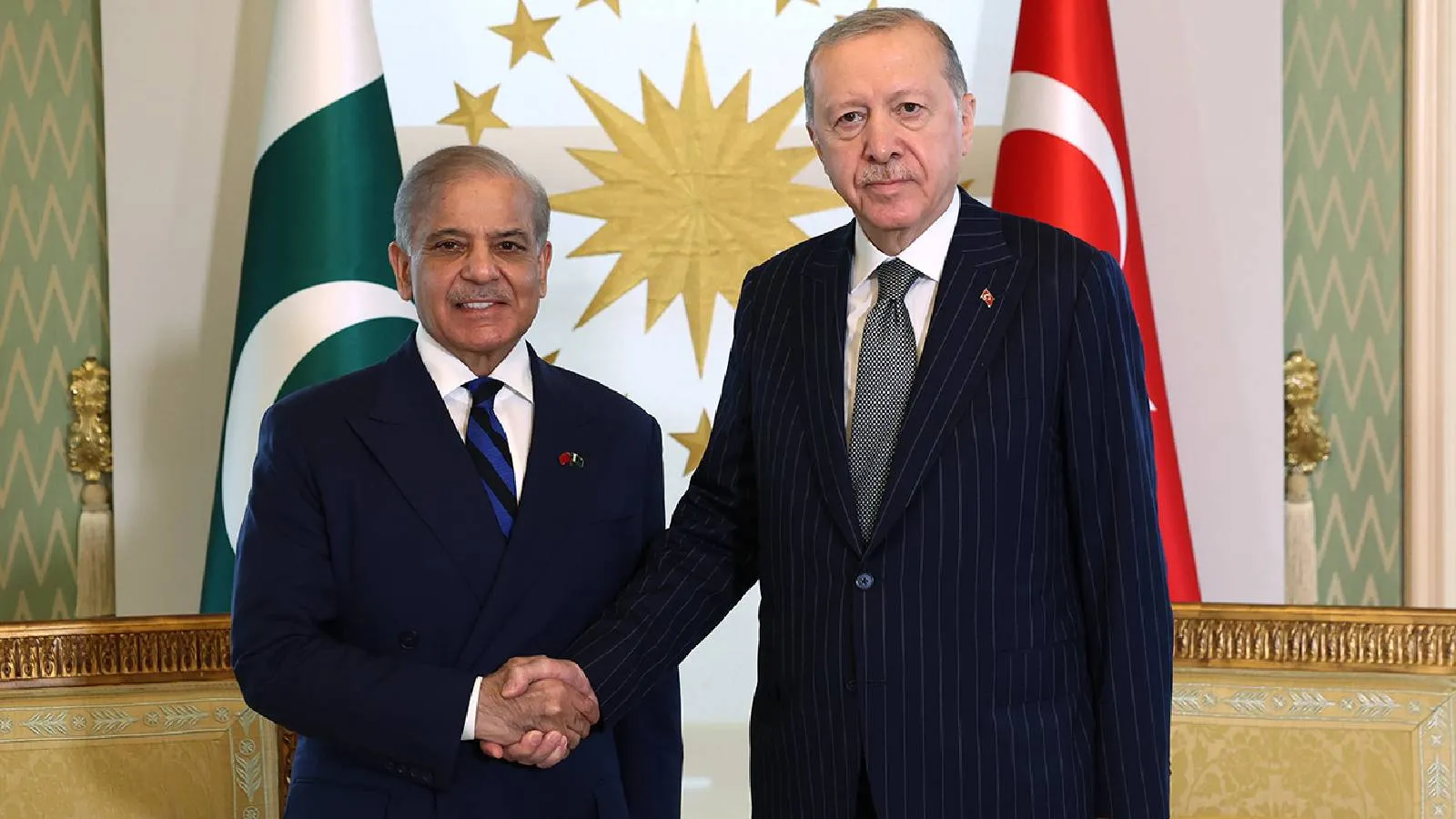 Erdoğan ile Pakistan Başbakanı Şerif'ten Dolmabahçe'de ortak mesaj: İslamabad mutabakatıyla dünya derin bir nefes aldı