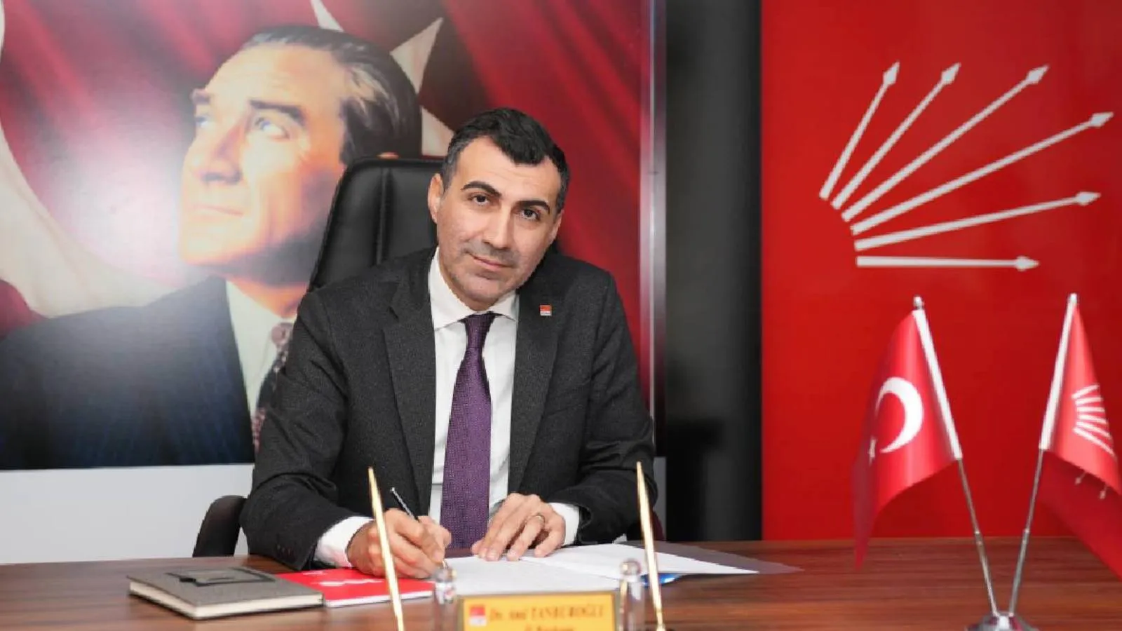Görevden alınan CHP Adana İl Başkanı Anıl Tanburoğlu: YENİ Partinin üyesi olarak yoluma devam edeceğim