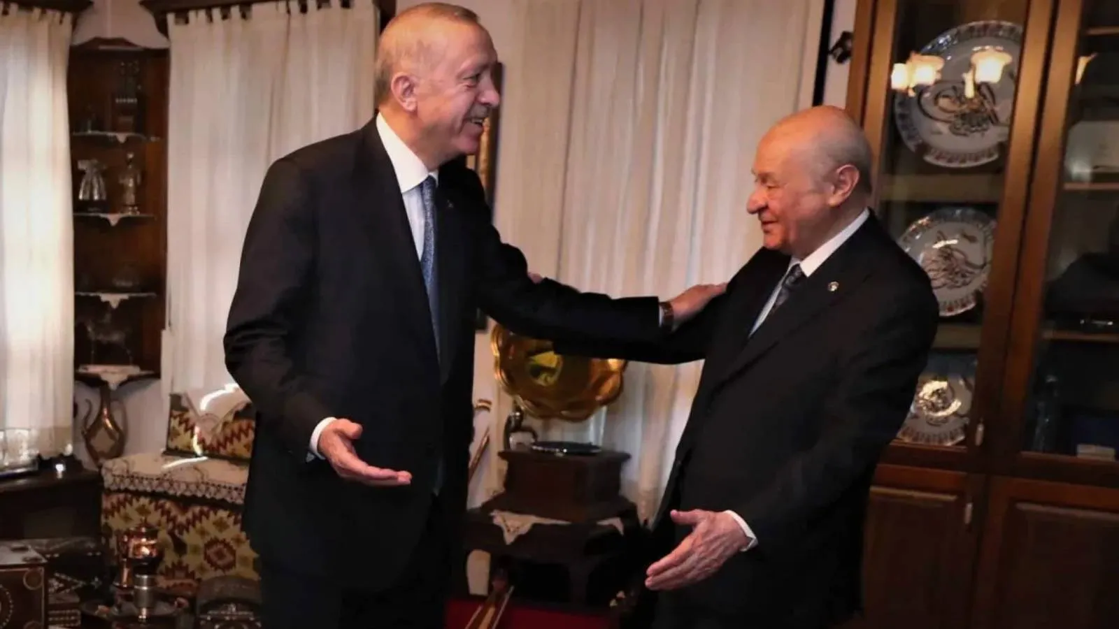 Bahçeli ve MHP seçmeninin iktidara güveni, içeriden bir çürüme rakamı: 2 milyon ihbarcı, 1.5 milyonu yalancı…