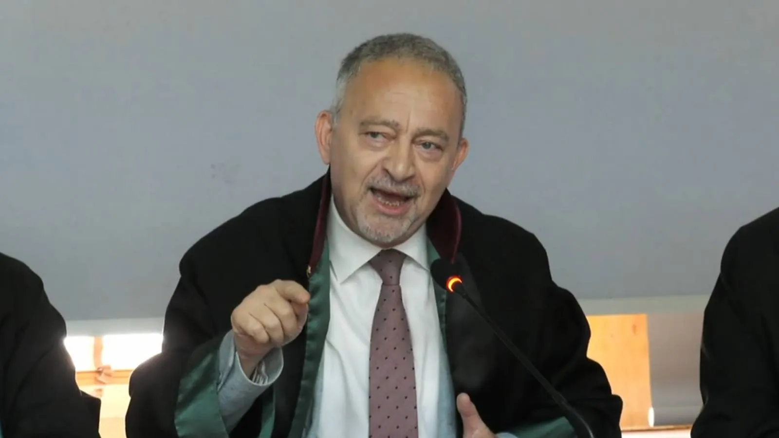 Prof. Dr. Ümit Kocasakal İstanbul Barosu için başkan adaylığını açıkladı: Ahval ve şerait böyleyken benden talep edilen görevi reddetmem mümkün olmadı; kazanan Cumhuriyet ve hukuk olacak