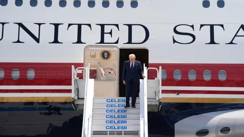 Trump'ın Ankara yolundaki uçağını 18 bin kişi canlı izledi