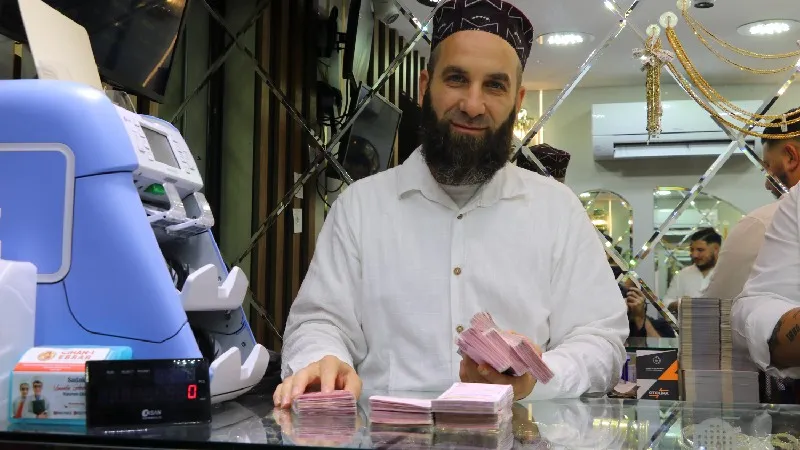 15 ton atığı aradılar: 400 bin lirayı yanlışlıkla çöpe atmış!