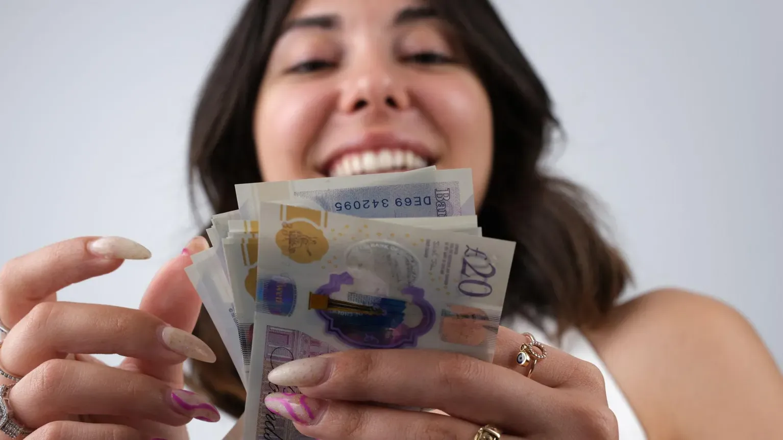 Bir daldaki kuş-eldeki kuş sorusu: Anında 50 bin sterlin mi, 1 milyon için yazı tura mı?