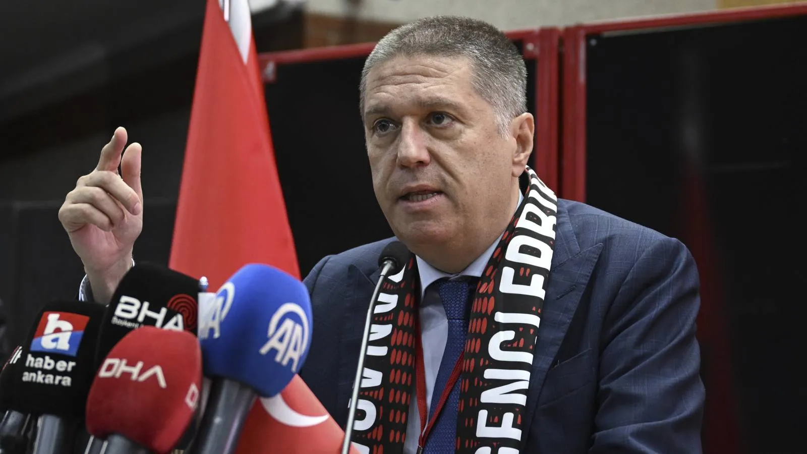Gençlerbirliği'nde Arda Çakmak, yeniden başkan seçildi