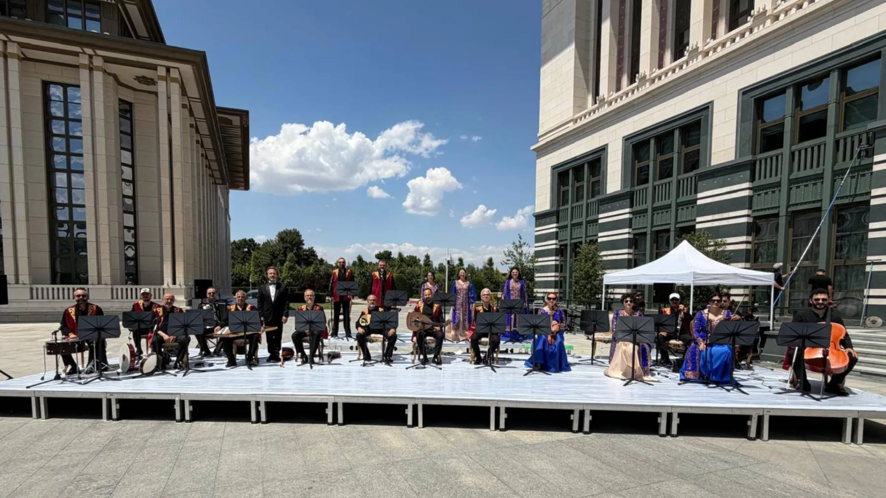 NATO Zirvesi'nde Türk müziği ve geleneksel sanatlar dünya liderleriyle buluştu