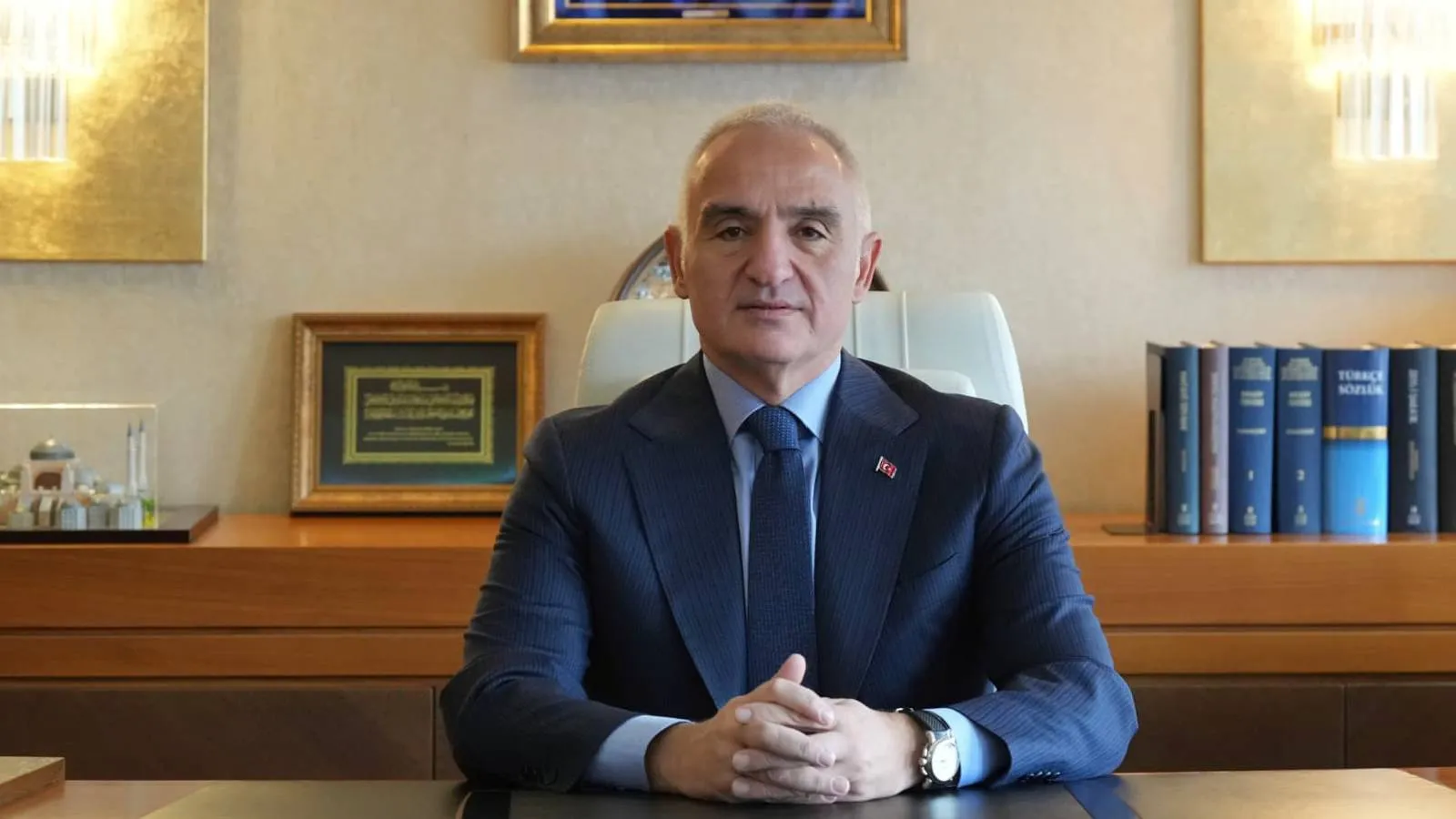 Kültür ve Turizm Bakanı Mehmet Nuri Ersoy, Turhan Çömez'e karşı açtığı davayı kazandı