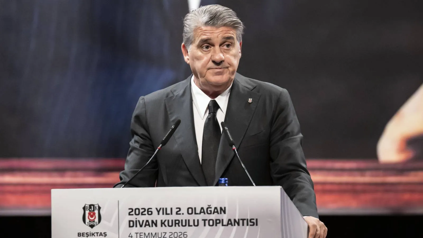 Serdal Adalı'dan transfer açıklaması: Oyuncularımızı satmak gibi bir niyetimiz yok