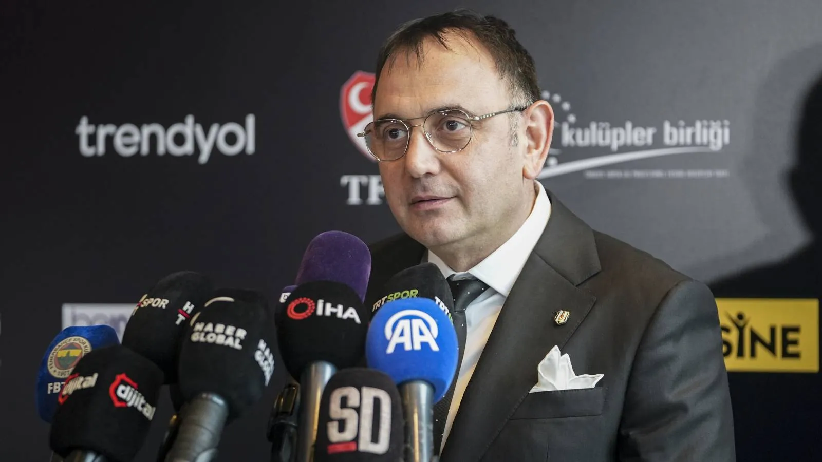 Beşiktaş Asbaşkanı Murat Kılıç: Taraftarımız müsterih olsun, eksiklerimizi en kısa zamanda gidereceğiz
