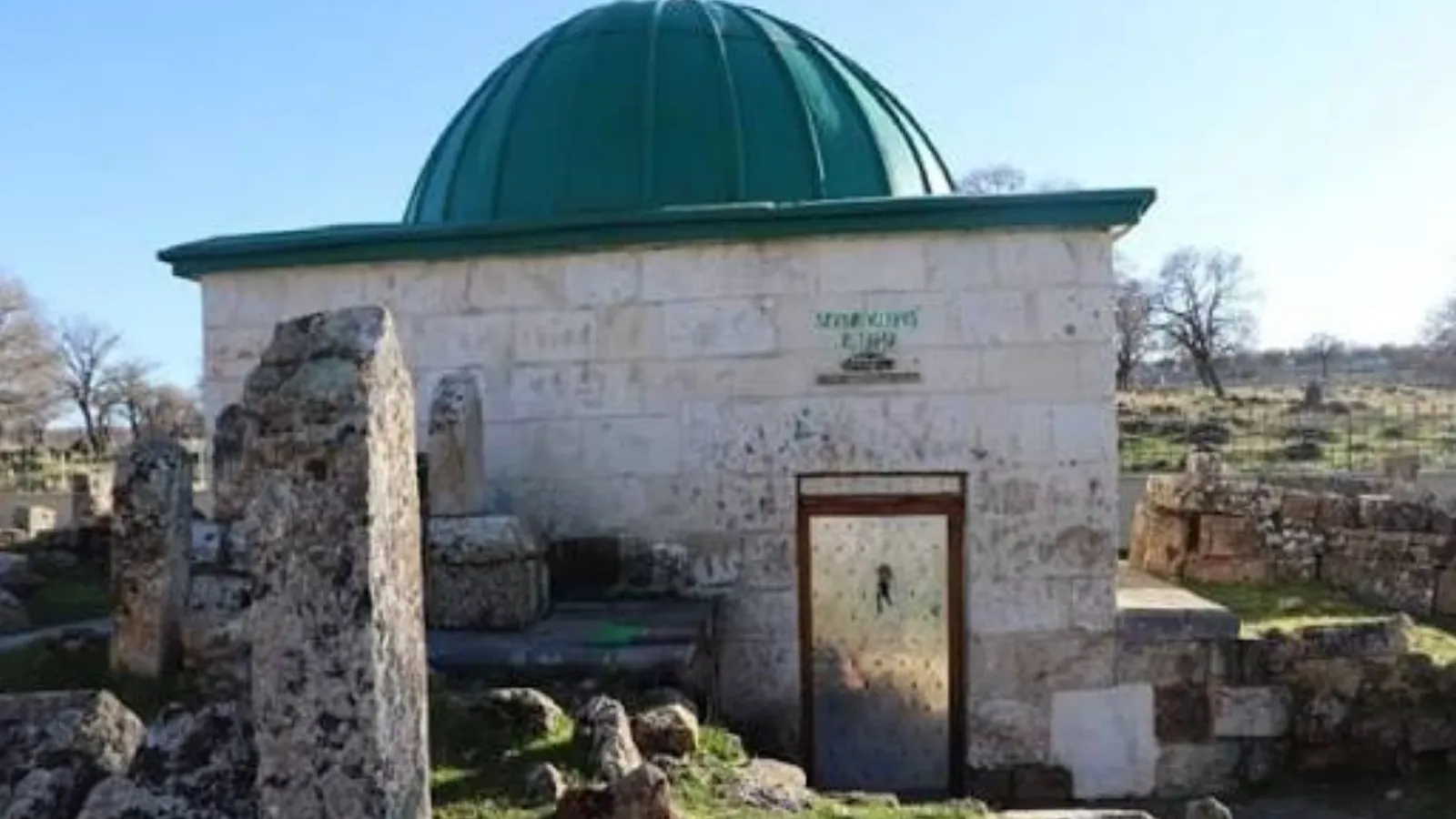 Hacı Kureyş Türbesi'ne saldırı sonrası Alevi Bektaşi Federasyonu'ndan tepki: Faillerin cezasız kalması yeni saldırıları cesaretlendirdi