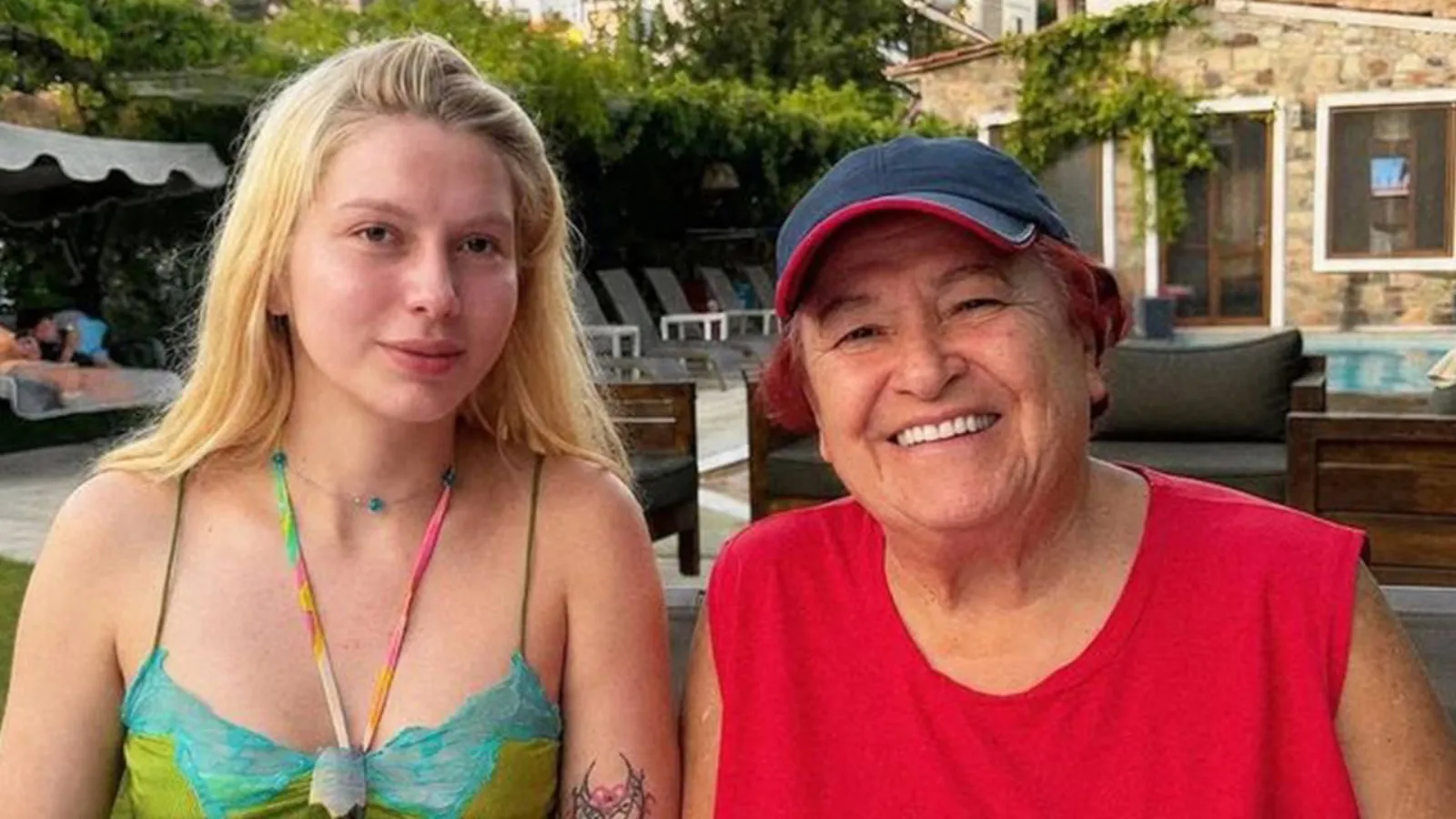 İki kuşak buluştu: Selda Bağcan'dan Aleyna Tilki'ye övgü dolu paylaşım