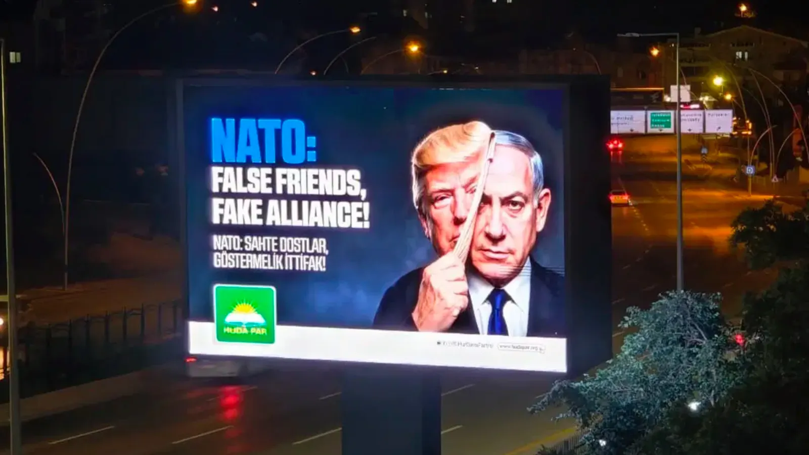 Partiye ait panoda Trump ve Netanyahu karşıtı görsel paylaşan HÜDA PAR Genel Merkezi'nin elektriği kesildi!