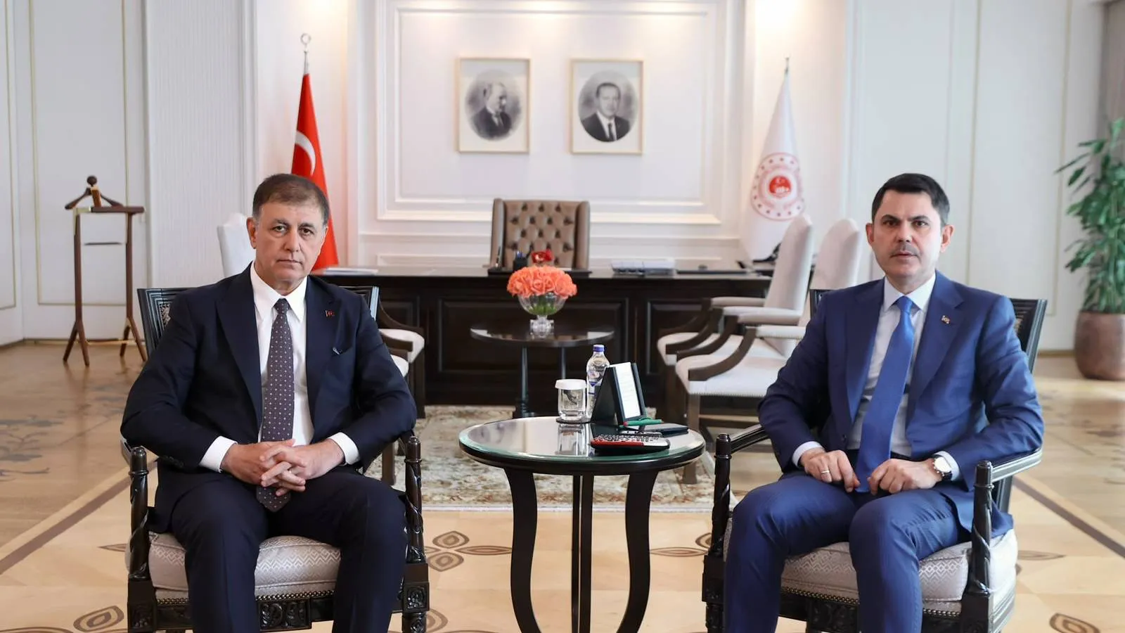 Bakan Kurum, İzmir Büyükşehir Belediye Başkanı Tugay'ı kabul etti: İzmir'in öncelikli ihtiyaçlarını ve talepleri değerlendirdik