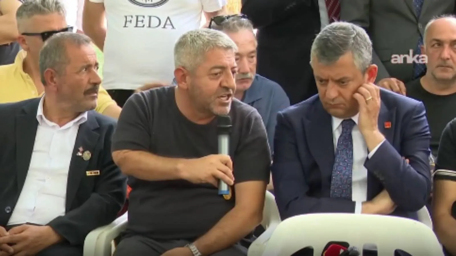 Özgür Özel’den oturma eylemindeki şehit aileleri ve gazilere destek: Teklifi getirsinler, söz hakkı bile kullanmayacağız