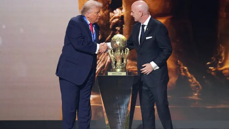 Dünya Kupası'nda çarpıcı iddia: Trump Infantino’yı aradı, ABD’li golcünün kırmızı kart cezasını kaldırttı