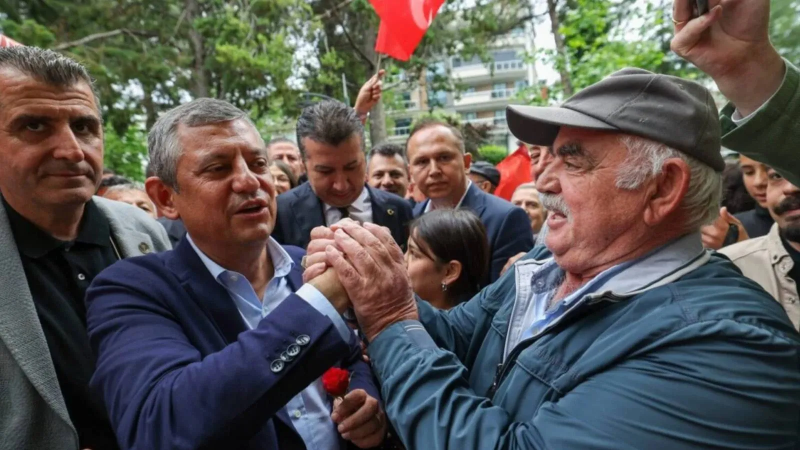 Yazlıkçıdan çiftçiye, Özel’e destek