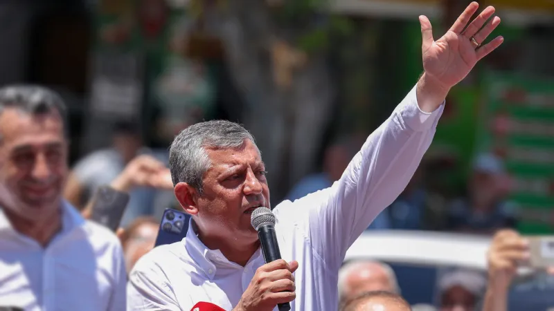 Özgür Özel, Cumhurbaşkanı Erdoğan'a meydan okudu: Cesaretin varsa çık karşımıza, ikinci kez yarışalım
