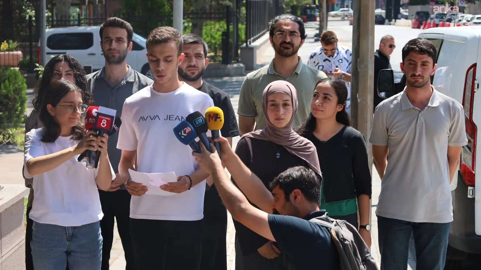 DEM Parti Gençlik Meclisi, Öcalan ile görüşmek için Adalet Bakanlığı'na başvurdu