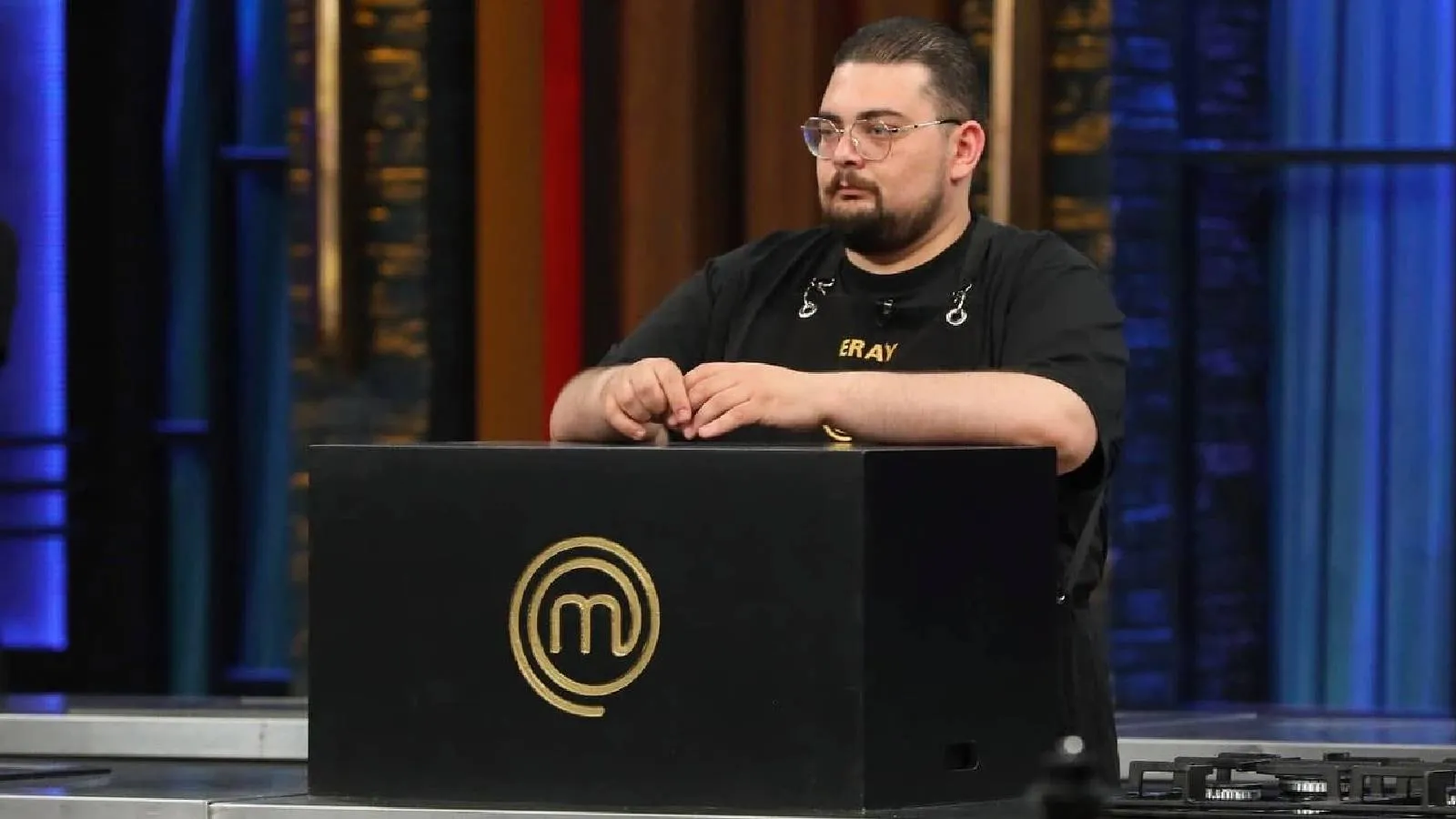MasterChef Eray siyasete atıldı; rozetini genel başkan taktı