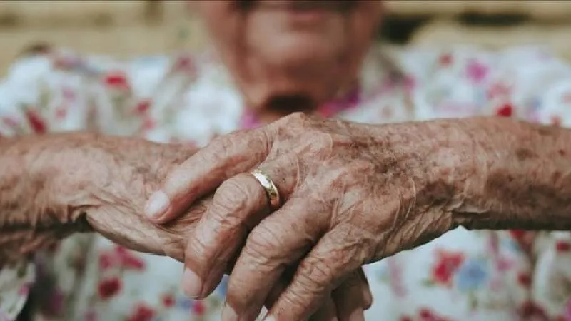 Yaşlılık depresyonuna dikkat: Belirtiler yaşlanmanın doğal sonucu sanılabiliyor