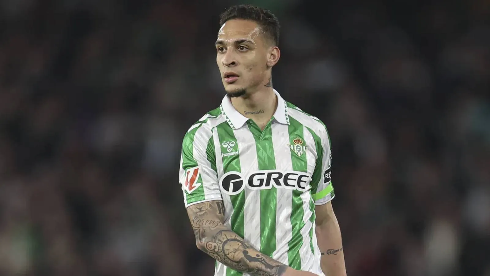 Real Betis-Porto maçının oynandığı esnada Brezilyalı futbolcu Antony ...