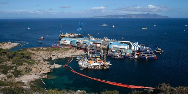 Costa Concordia gemisi tekrar ayağa kaldırıldı