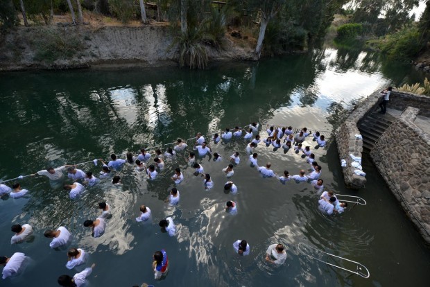 Hristiyanlık inancına göre hacı olabilmek için sadece Kudüs'e ayak basmak yeterli. Ancak şehre gelen Hristiyanlar burada Hacı olduktan sonra mutlak suretle inançlarına göre 4 görevi daha yerine getiriyor. Bu görevler şöyle sıralanıyor